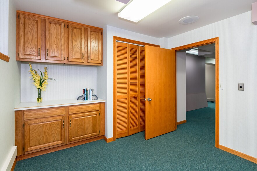 More Photos Of 1752 W High St, Piqua Medical For Sale