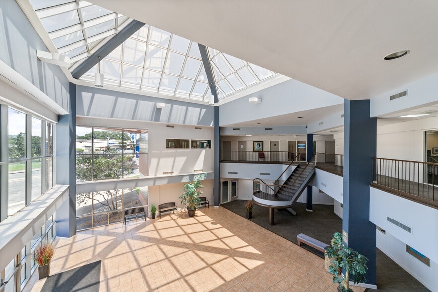 More Photos Of 2020 Babcock Rd, San Antonio Medical For Lease