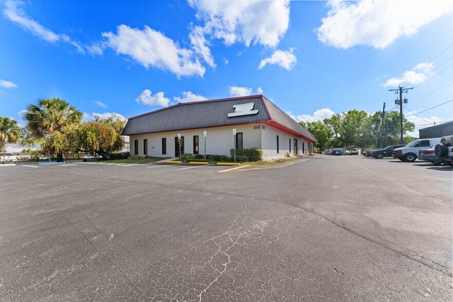More Photos Of 109 N Falkenburg Rd, Tampa Manufacturing For Sale