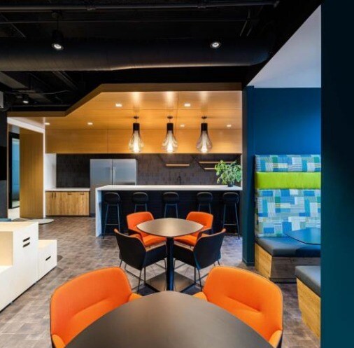 More Photos Of 125 S Wacker Dr, Chicago Office For Lease