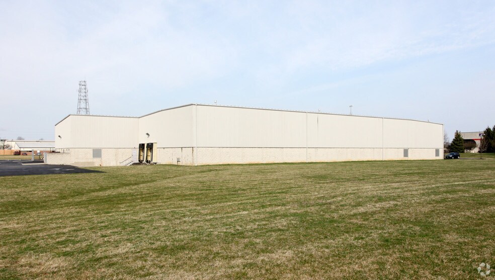 More Photos Of 655 Dearborn Park Ln, Worthington Warehouse For Lease