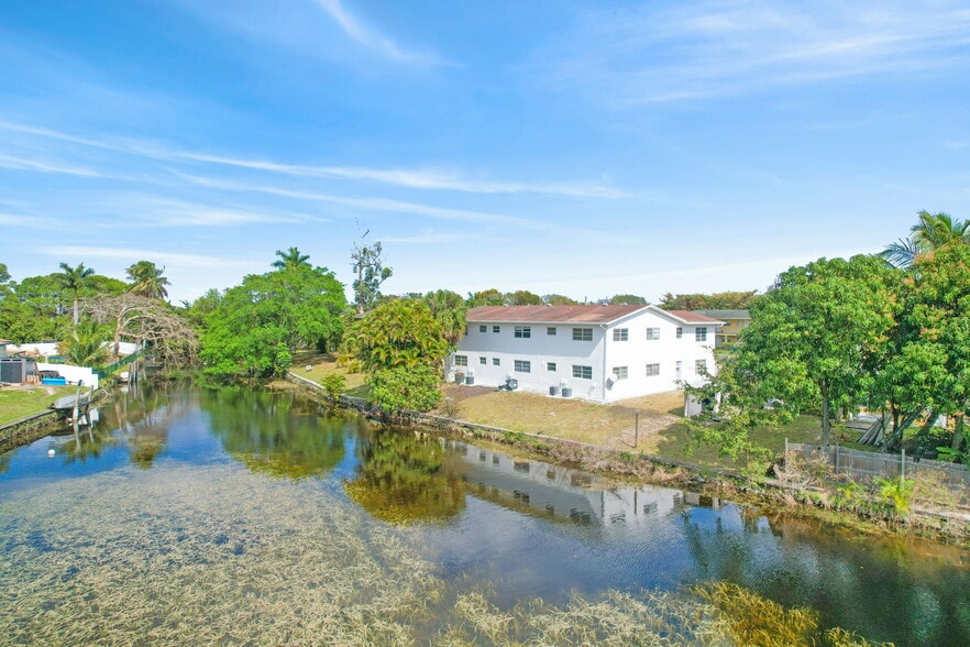 More Photos Of 461 Sunshine Dr, Coconut Creek Apartments For Sale