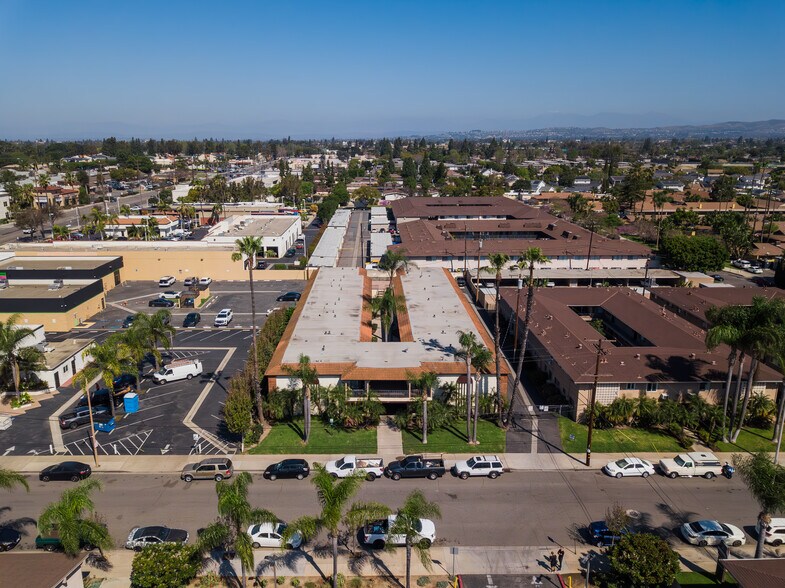 More Photos Of 2221 E Lenita Ln, Santa Ana Apartments For Sale