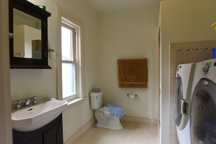 More Photos Of 827 Philadelphia Ave, Chambersburg Specialty For Sale