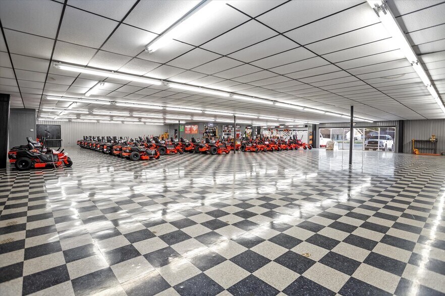 More Photos Of 101 S US Highway 69, Huntington Department Store For Sale