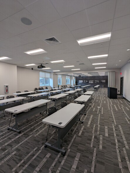 More Photos Of 695 Boston Mills Rd, Hudson Office For Sale