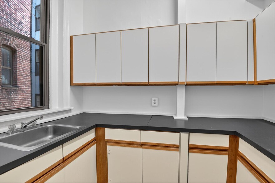 More Photos Of 1115 Massachusetts Ave NW, Washington Office For Lease