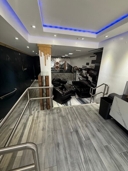 More Photos Of 3008-3010 Jerome Ave, Bronx Warehouse For Lease