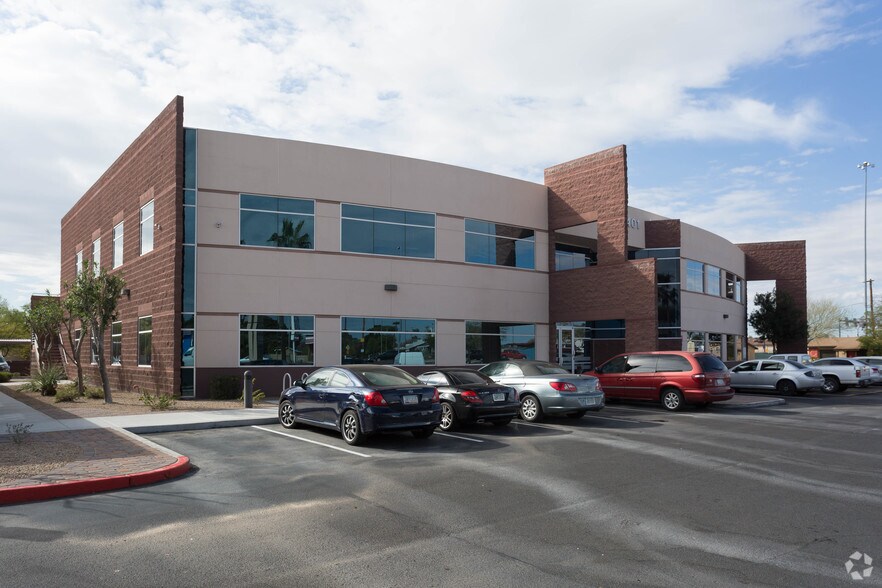 More Photos Of 2401 W Glendale Ave, Phoenix Medical For Lease