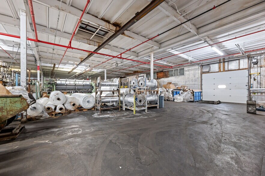 More Photos Of 312 W Luther Ave, Liberty Manufacturing For Sale