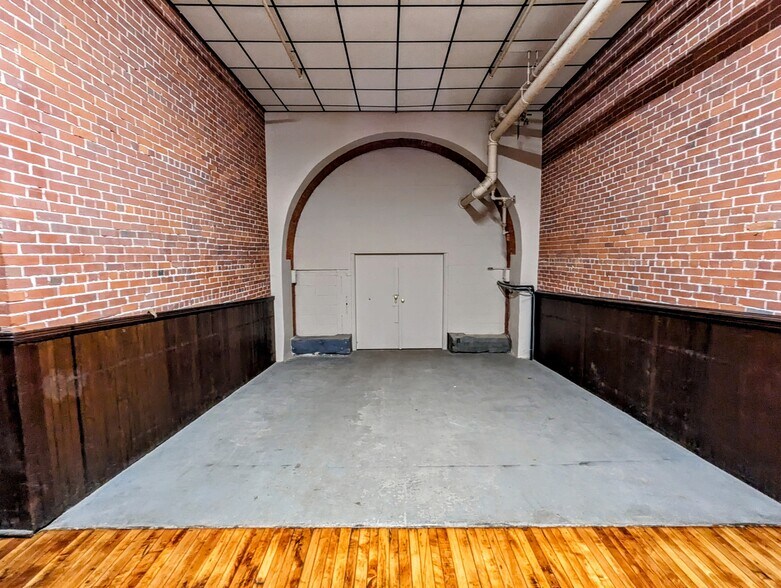 More Photos Of 2617 Peach St, Erie Office For Lease
