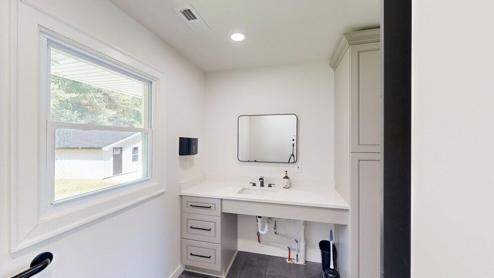 More Photos Of 1949 Carrollton Villa Rica Hwy, Villa Rica Office For Sale