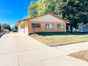 Primary Photo Of 717 - 719 Main Ave, Brookings Medical For Sale