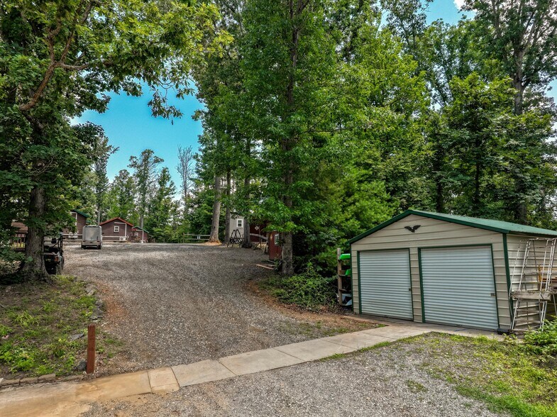 More Photos Of 127 Deer Hill Ln, Weaverville Specialty For Sale