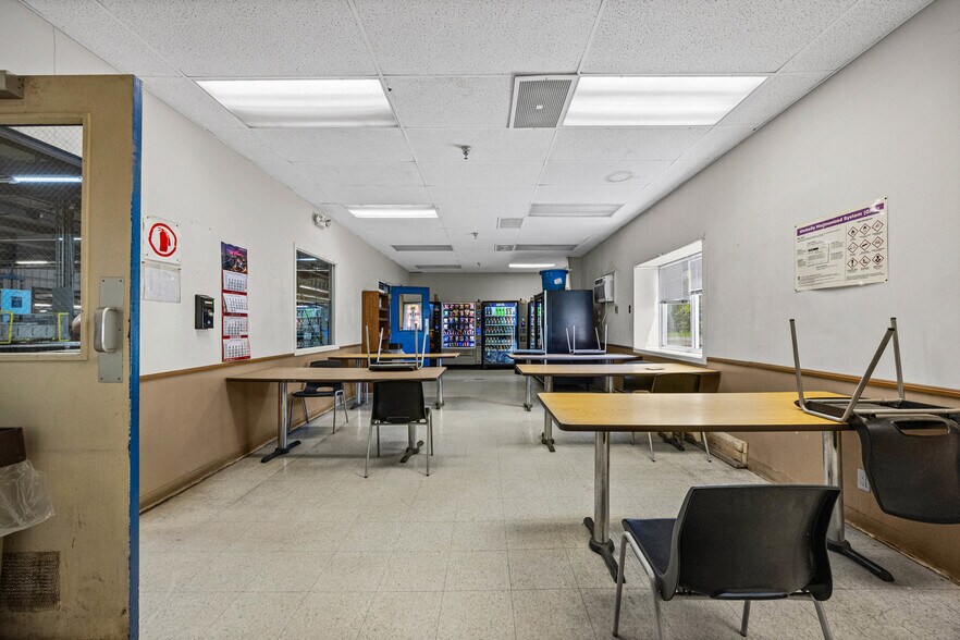 More Photos Of 10 Forbes St, Dansville Manufacturing For Lease
