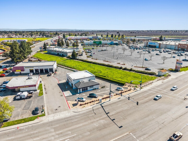 More Photos Of 7730 Holman Rd, Stockton Auto Repair For Sale