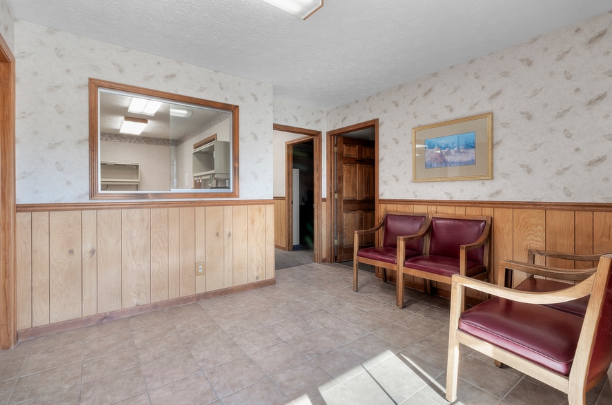 More Photos Of 721 E Broadway St, Fortville Office For Sale