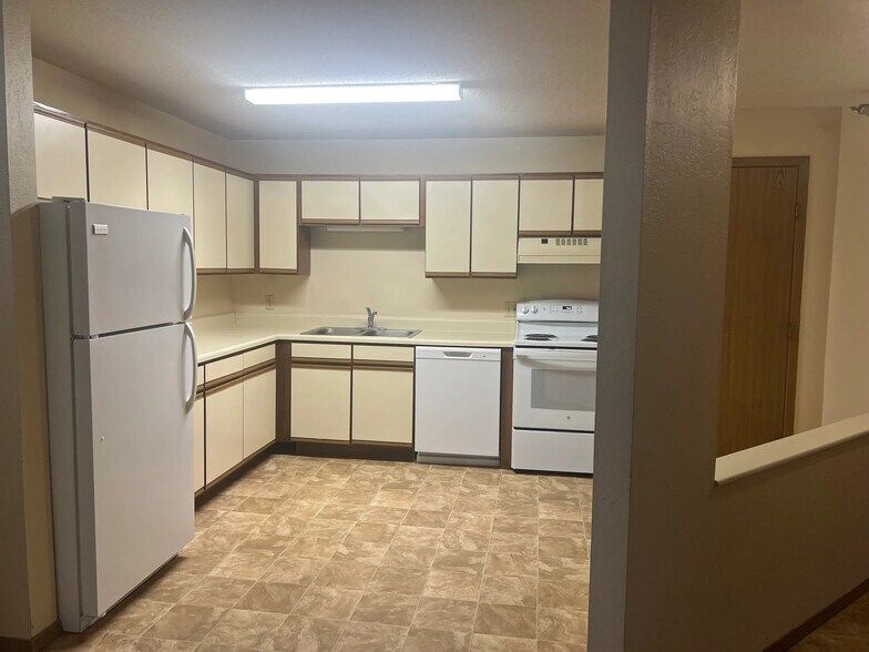 More Photos Of 160 Homestead Rd, Mankato Apartments For Sale