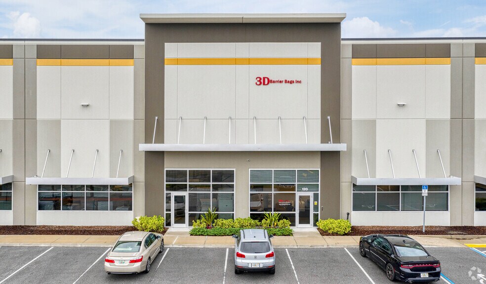 More Photos Of 1030 Crews Commerce Pky, Orlando Unknown For Lease
