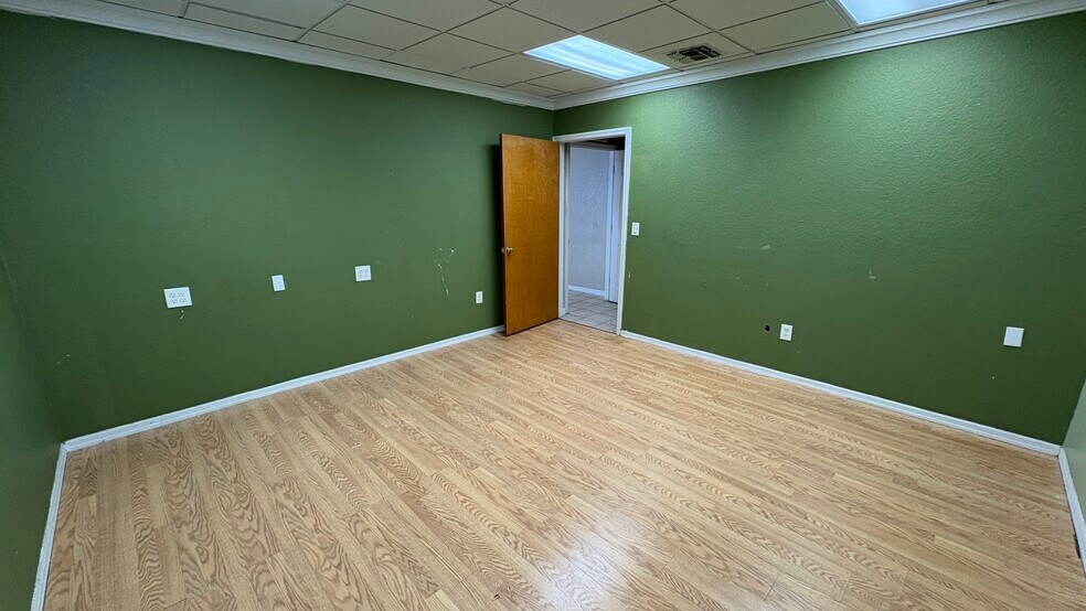 More Photos Of 7906 Leo Kidd Ave, Port Richey Warehouse For Sale