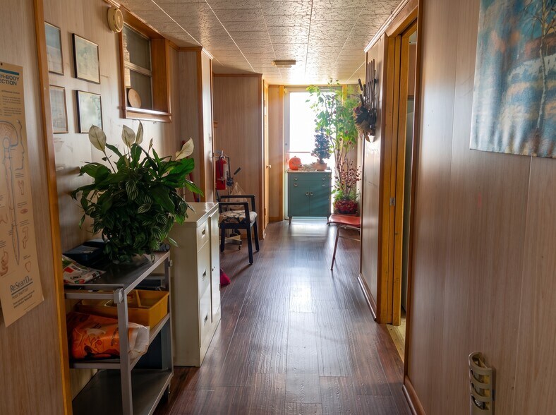 More Photos Of 302 W Main St, Bowling Green Healthcare For Sale