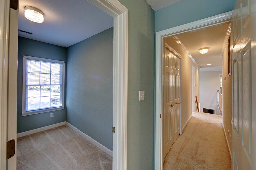 More Photos Of 113 Robert Bruce dr, Manteo Flex For Sale