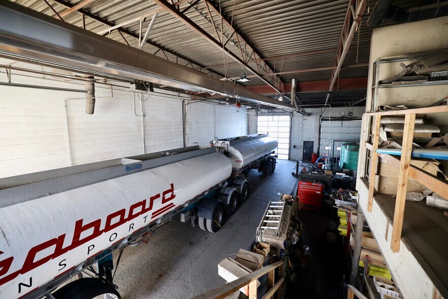 More Photos Of 8715 44th St SE, Calgary Warehouse For Sale