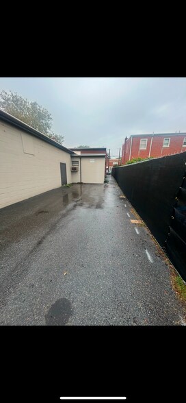 More Photos Of 932 High St, Lancaster Light Manufacturing For Lease