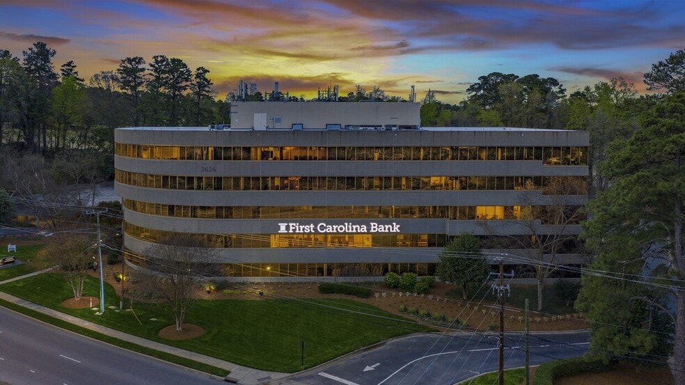 More Photos Of 2626 Glenwood Ave, Raleigh Office For Lease