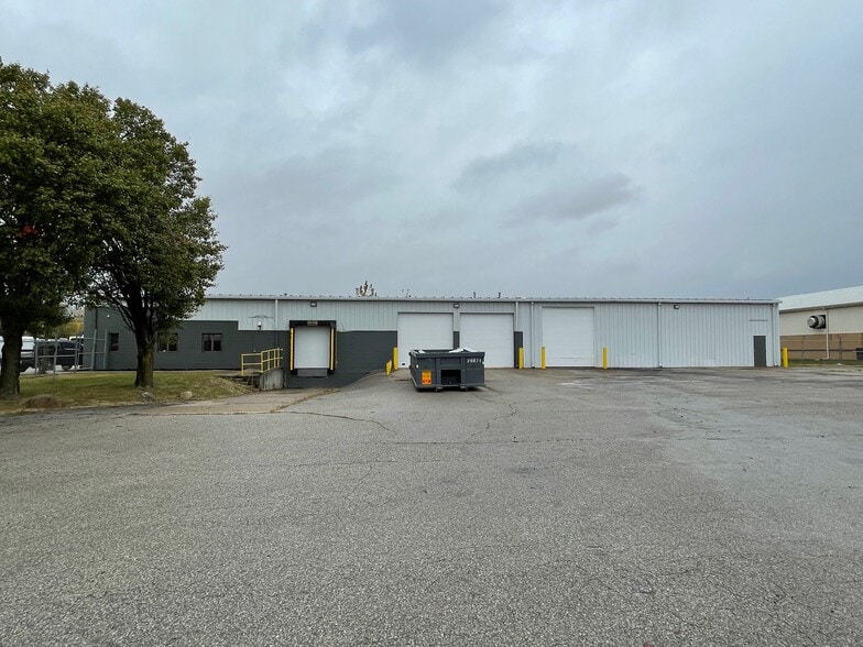 More Photos Of 101 Commerce Dr, Danville Light Manufacturing For Lease