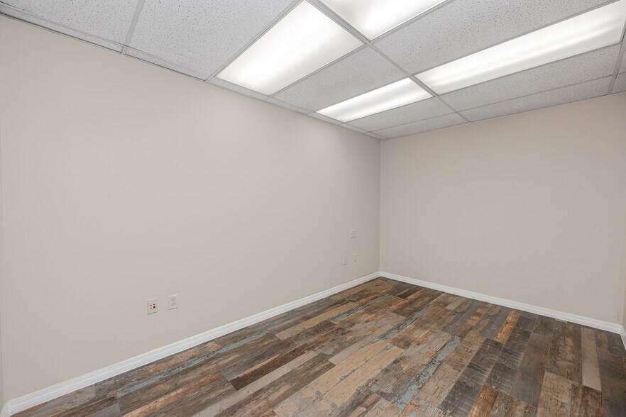 More Photos Of 6449 38th Ave, Saint Petersburg Medical For Lease