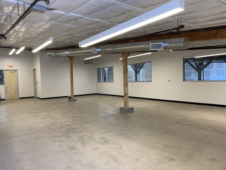 More Photos Of 1301-1555 E Jackson St, Phoenix Warehouse For Lease