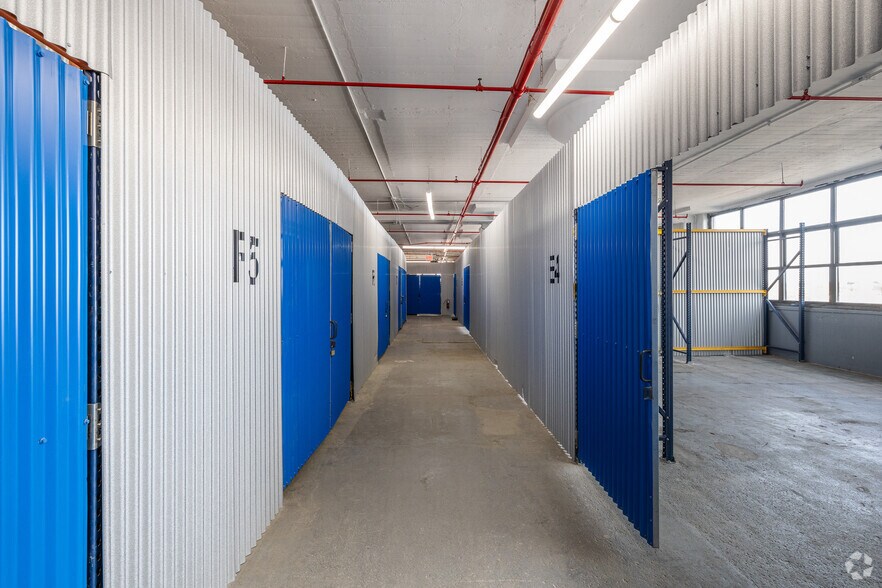 More Photos Of 59-00 Decatur St, Ridgewood Warehouse For Lease