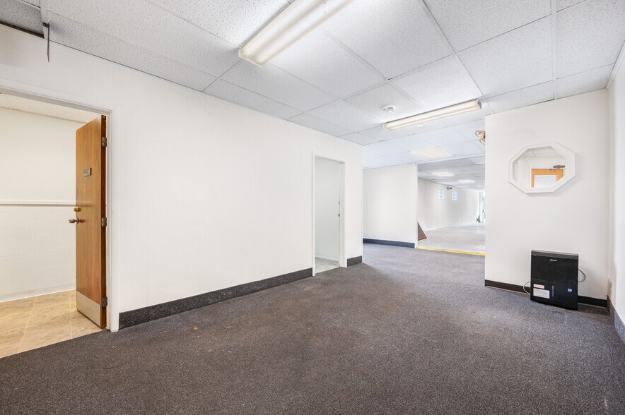 More Photos Of 605 N State St, Big Rapids Loft Creative Space For Sale