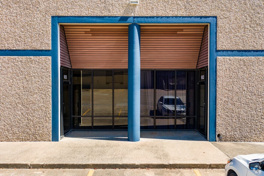 More Photos Of 9701 Dessau Rd, Austin Unknown For Lease