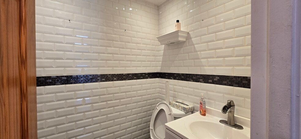 More Photos Of 3232 Francis Lewis Blvd, Flushing General Retail For Lease