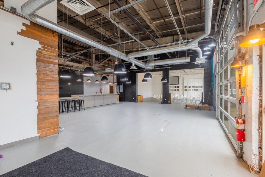 More Photos Of 333 Shrewsbury St, Worcester Warehouse For Lease