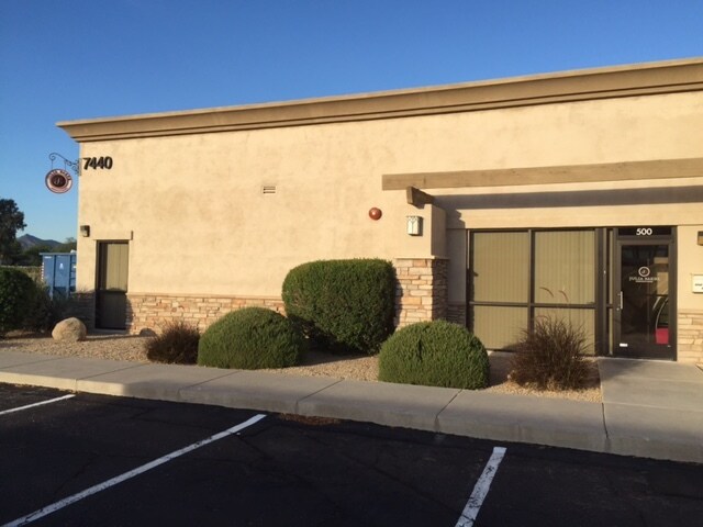 More Photos Of 7440 E Karen Dr, Scottsdale Service For Lease