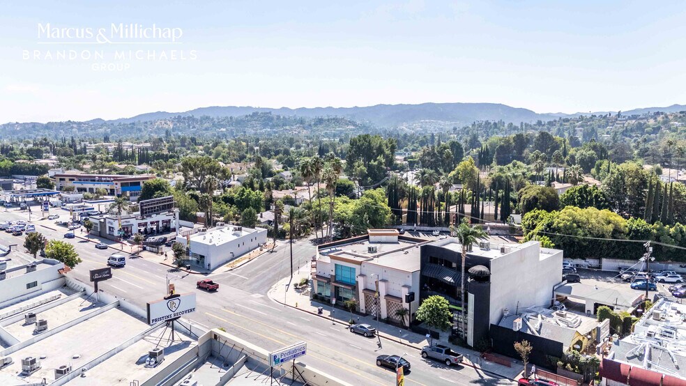 More Photos Of 18568 Ventura Blvd, Tarzana Drugstore For Sale