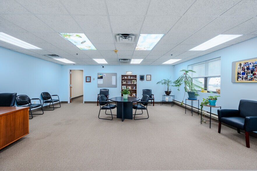 More Photos Of 70 Cleveland Ave, Bay Shore Warehouse For Sale