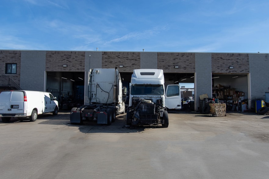 More Photos Of 11540 S Central Ave, Alsip Truck Terminal For Sale
