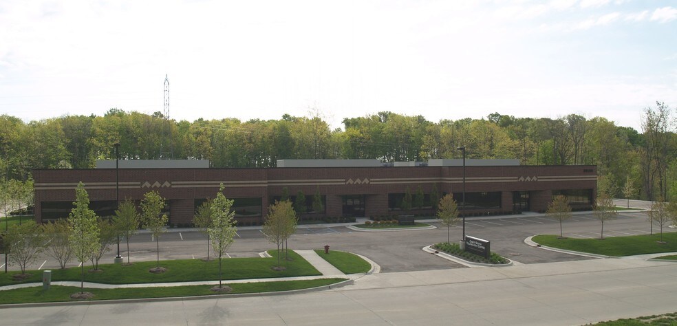 More Photos Of 28550 Cabot Dr, Novi Light Manufacturing For Lease