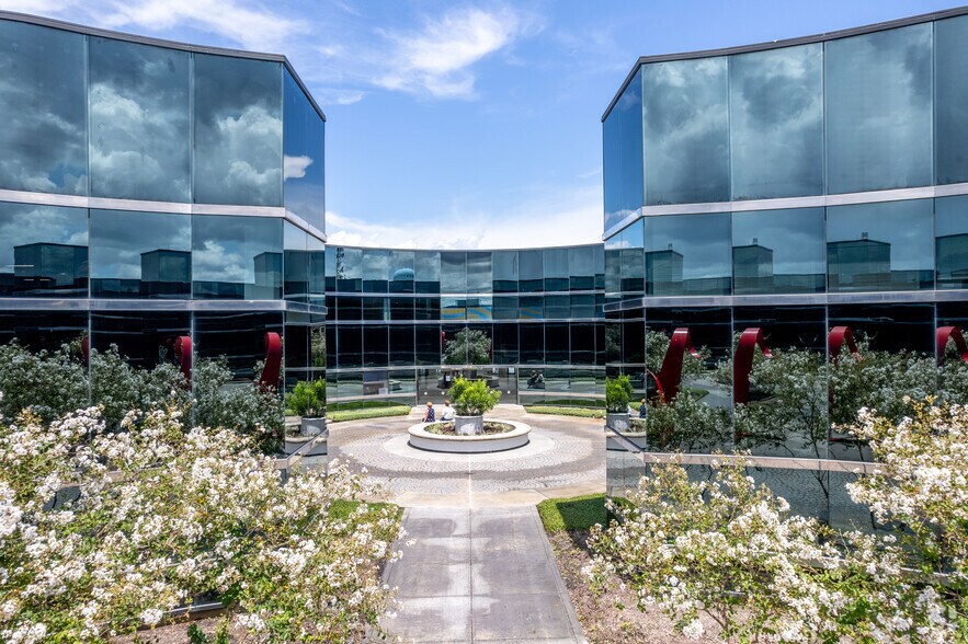 More Photos Of 1300 Hercules Ave, Houston Office For Lease