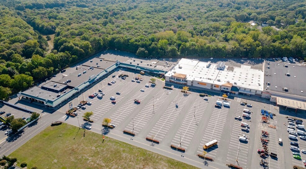 More Photos Of 264-350 Middle Country Rd, Coram Unknown For Lease