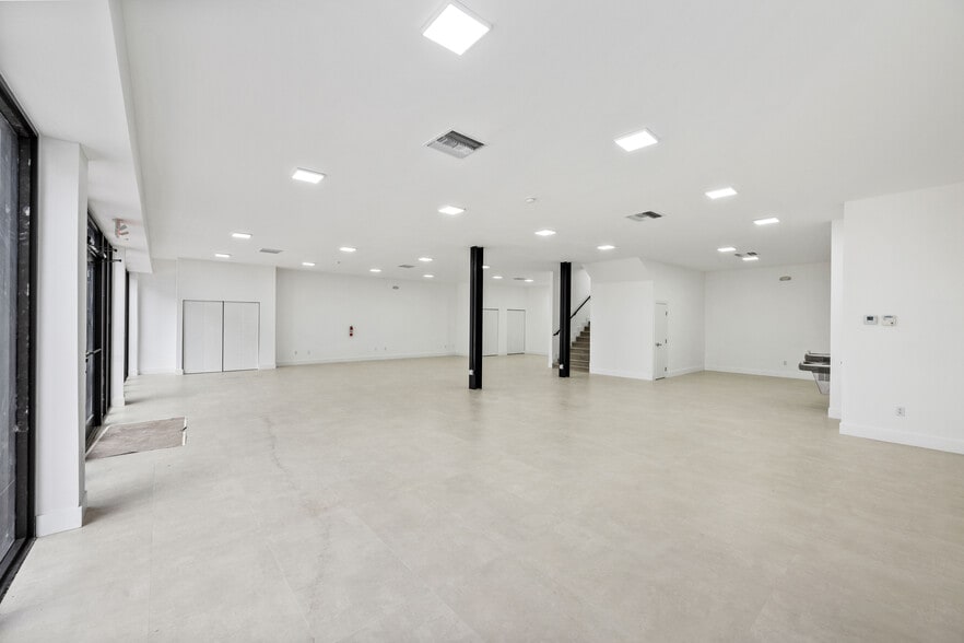 More Photos Of 129 N Miami Ave, Miami Restaurant For Lease