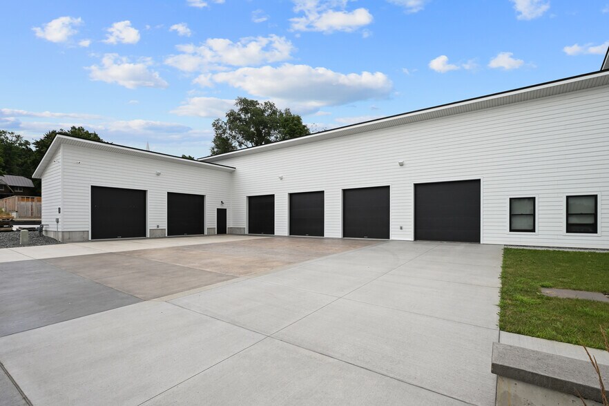 More Photos Of 3061 County Q rd, Nelsonville Flex For Sale