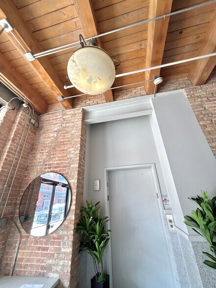 More Photos Of 311 N Aberdeen St, Chicago Loft Creative Space For Lease