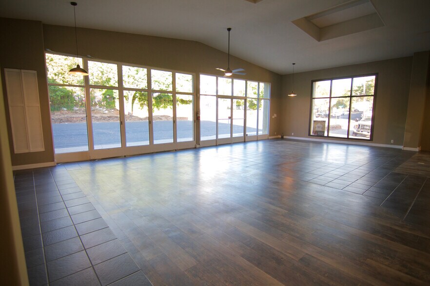 More Photos Of 246 S Shepherd St, Sonora Specialty For Sale