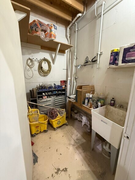 More Photos Of 707 N Frontier Rd, Papillion Industrial For Sale