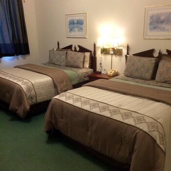 More Photos Of 525 Main Ave N, Harmony Hotel For Sale